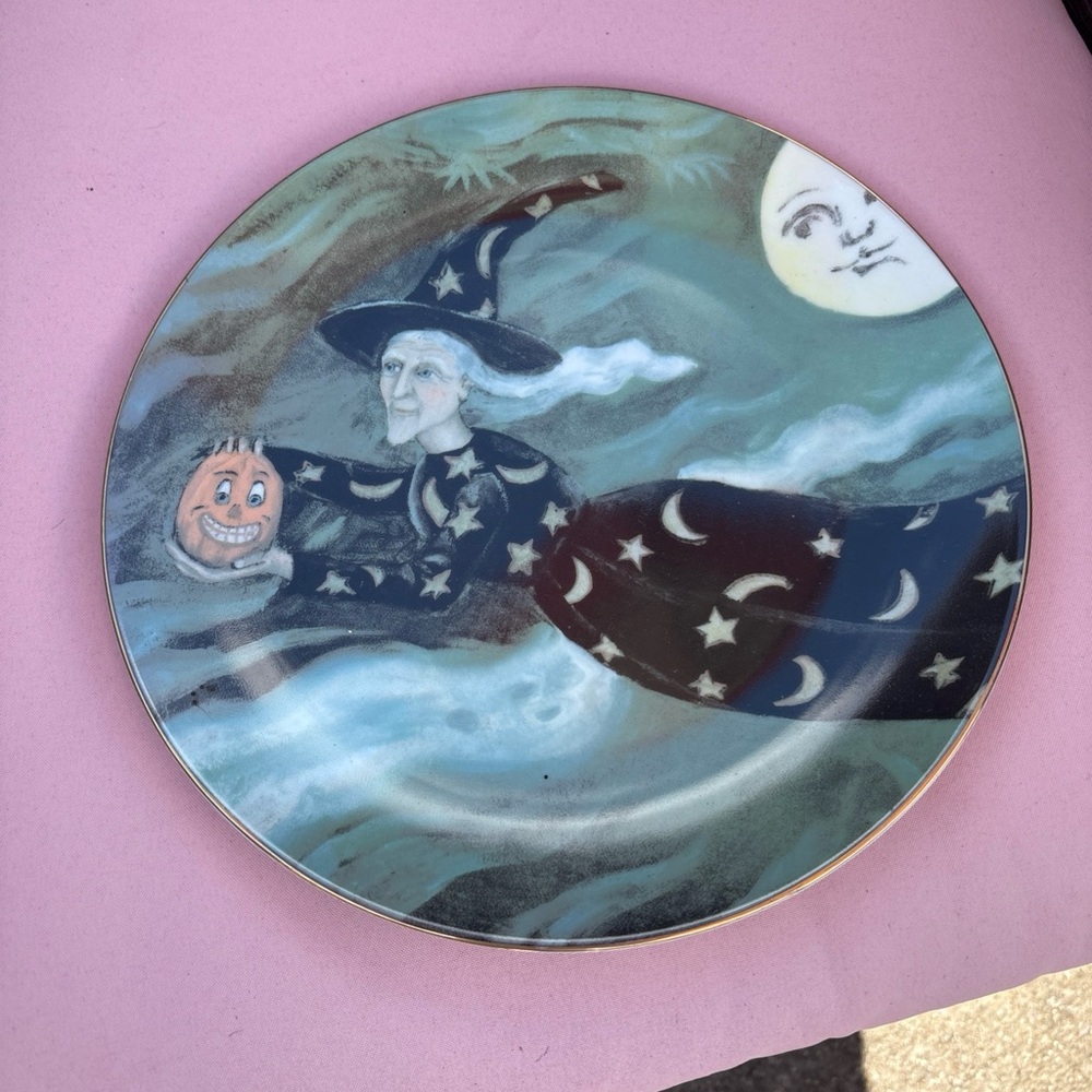 Crescynra Collector Plate